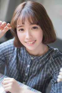 女人脱裤头